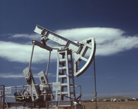 Energy Stocks Under Pressure as WTI Crude Slides Below $88 on Ceasefire Momentum and Inventory Build