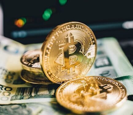 Bitcoin Breaks Above $94,000 as Falling Oil, Lower Yields Reignite Risk Appetite Across Crypto