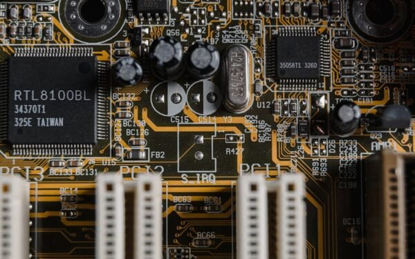 Semiconductor Stocks Lead Tech Rally as Ceasefire Progress Unlocks AI Positioning Into June