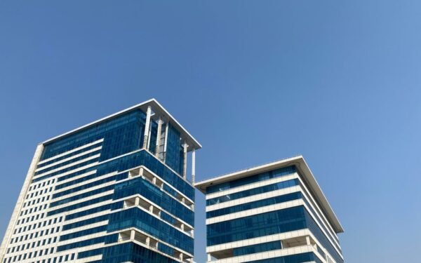 Tech and Real Estate Lead the Bloodbath: Growth Sectors Hammered as Surging Yields Rewrite the Playbook