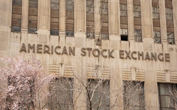 DOW CLAIMS RECORD CLOSING HIGH AS NASDAQ CRASHES — The Great Divergence