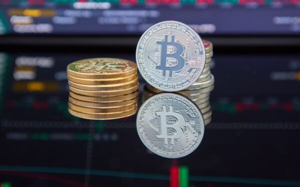 Bitcoin Holds Above $66K as Institutional Flows Return