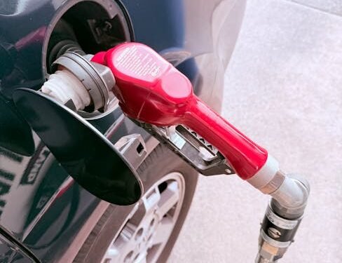 Energy Stocks Slide as Oil Breaks Below $95 on US-Iran Ceasefire Progress