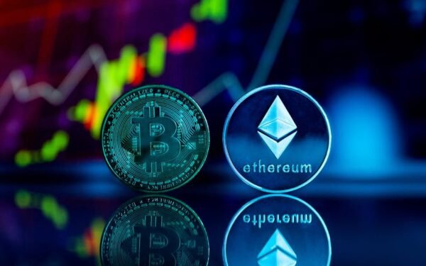 Bitcoin and Ethereum Edge Higher as ETF Flows Trump Regulatory Noise