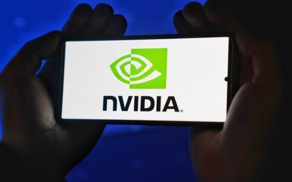 Tech Market Dominance Intensifies as Nasdaq Outperforms by a Full Point